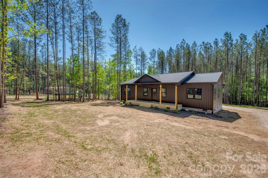 Exterior details and patio area of a home in , Bostic (Image 16).