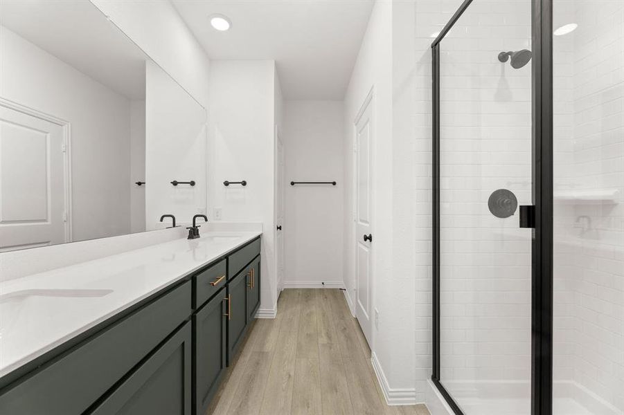 14097 Donahue-Primary Suite-3