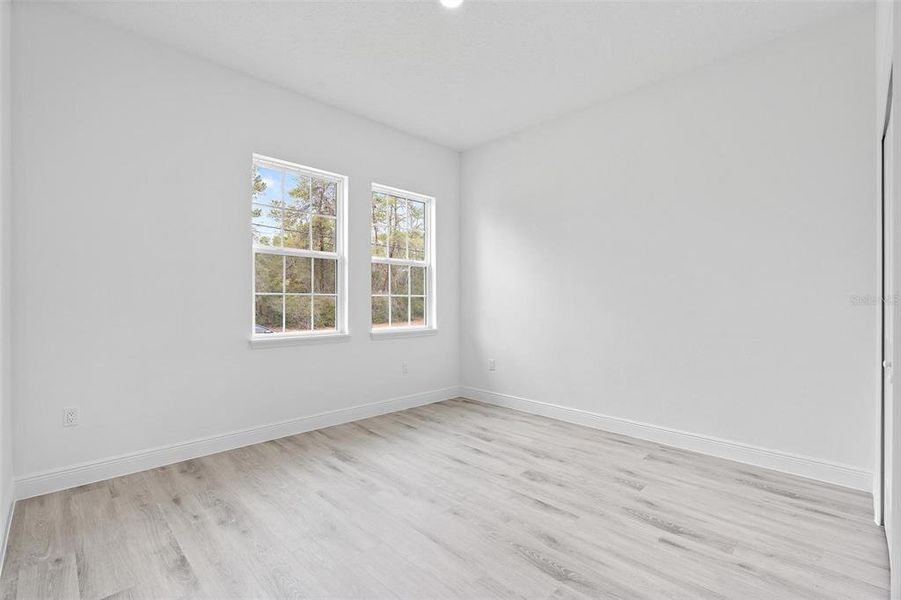 Spacious, unfurnished interior of a new home in , Ocala (Image 27).