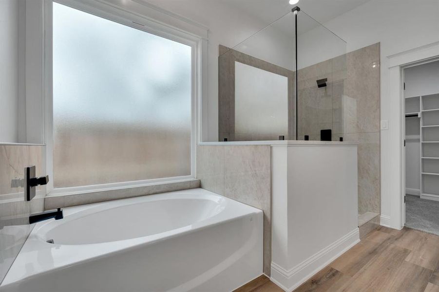 Furnished interior view inside a new home in , Waxahachie (Image 3).