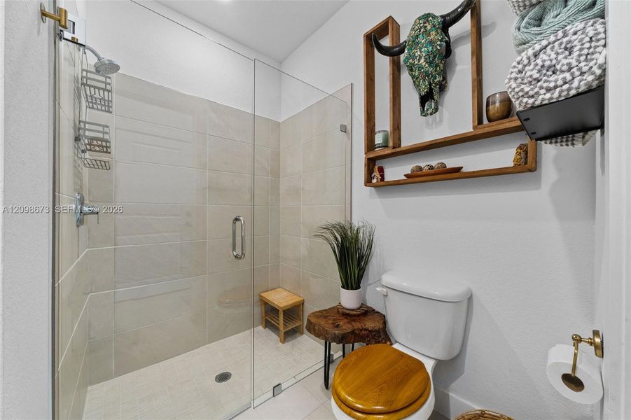 Furnished interior view inside a new home in , Pembroke Pines (Image 33).
