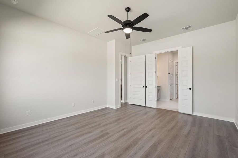 Spacious, unfurnished interior of a new home in Lagos Reserve, Manor (Image 27).