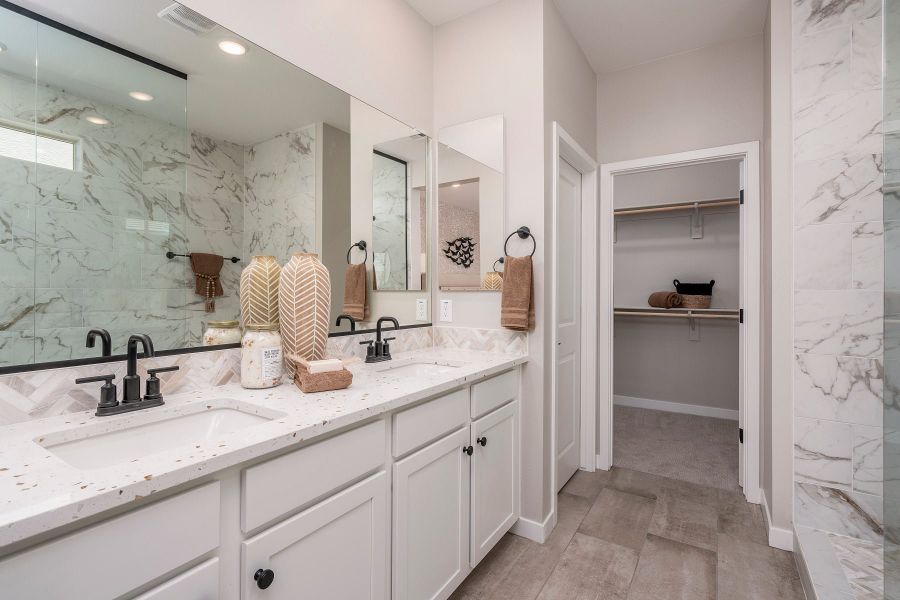 Furnished interior view inside a new home in El Cidro, Goodyear (Image 8).
