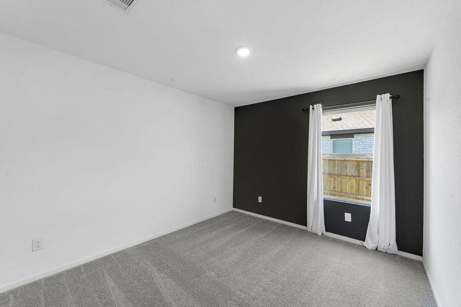 Spacious, unfurnished interior of a new home in Tavola, New Caney (Image 19).