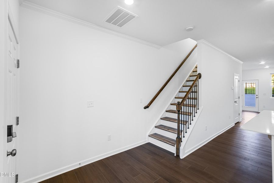 SUN_CrescentTownes_Pic_Savannah_Stairs_1