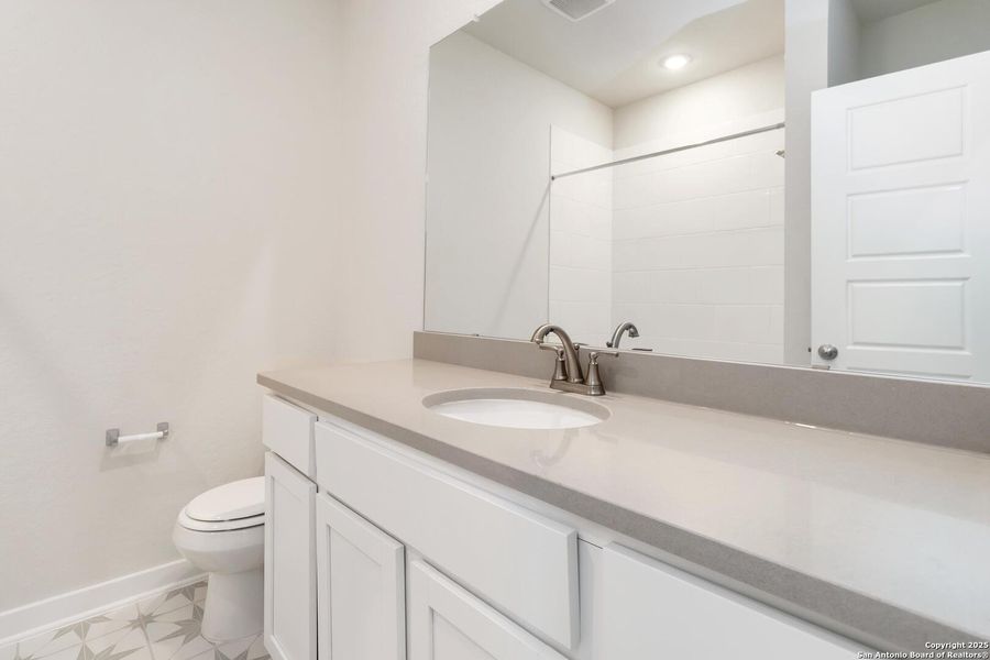Furnished interior view inside a new home in Bonita Vista, Pleasanton (Image 5).