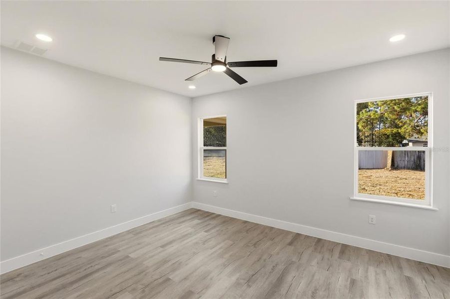 Spacious, unfurnished interior of a new home in , Sebring (Image 32).