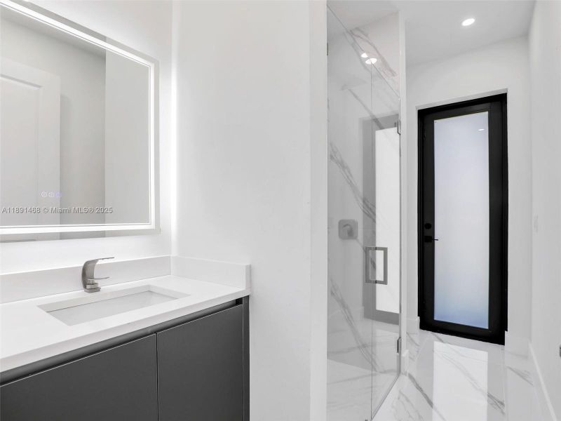 Furnished interior view inside a new home in , Cape Coral (Image 8).