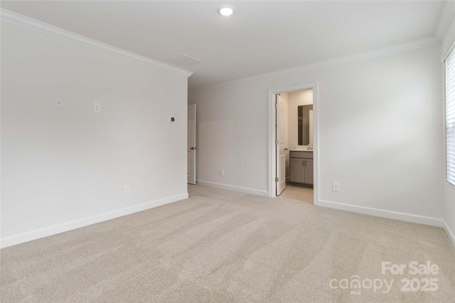Spacious, unfurnished interior of a new home in , Charlotte (Image 13).