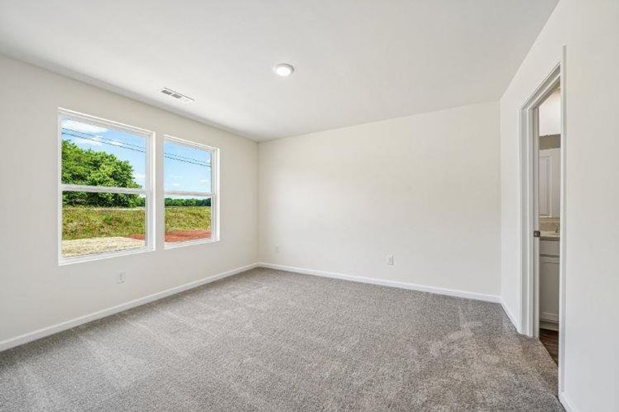 Spacious, unfurnished interior of a new home in Woodlake Landing, Hartwell (Image 16). Spacious, unfurnished interior of a new home in Woodlake Landing, Hartwell (Image 16).