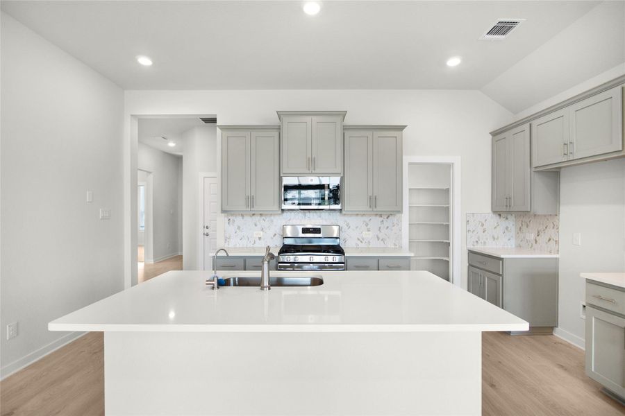 REPRESENTATIVE OF FLOOR PLAN ONLY REPRESENTATIVE OF FLOOR PLAN ONLY