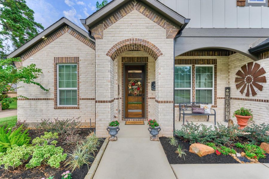 What a warm invitation into the home! What a warm invitation into the home!