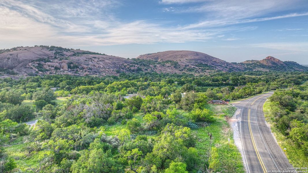 Image 17 of a home in Sonoma Oaks.