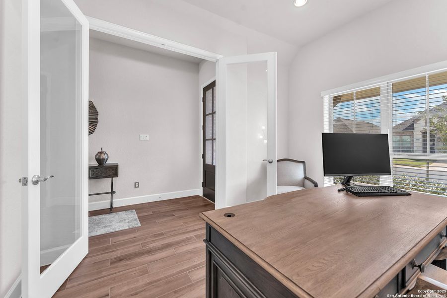 Furnished interior view inside a new home in Kallison Ranch 45', San Antonio (Image 30). Furnished interior view inside a new home in Kallison Ranch 45', San Antonio (Image 30).