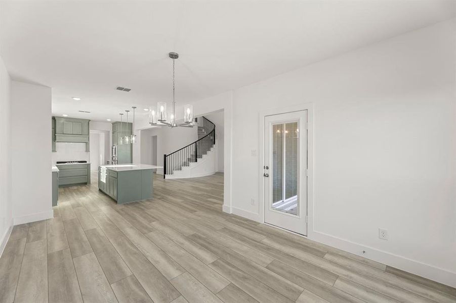 Spacious, unfurnished interior of a new home in Edgewood Creek, Celina (Image 21).