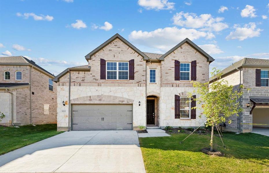 NEW CONSTRUCTION: Beautiful two-story home available at Wellington in Fort Worth