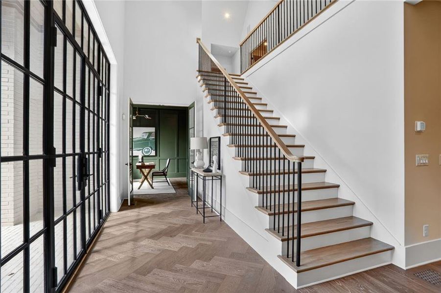 Spacious, unfurnished interior of a new home in , Brookhaven (Image 21).