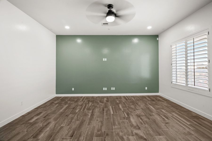Spacious, unfurnished interior of a new home in Tierra Del Este 91, El Paso (Image 24). Spacious, unfurnished interior of a new home in Tierra Del Este 91, El Paso (Image 24).