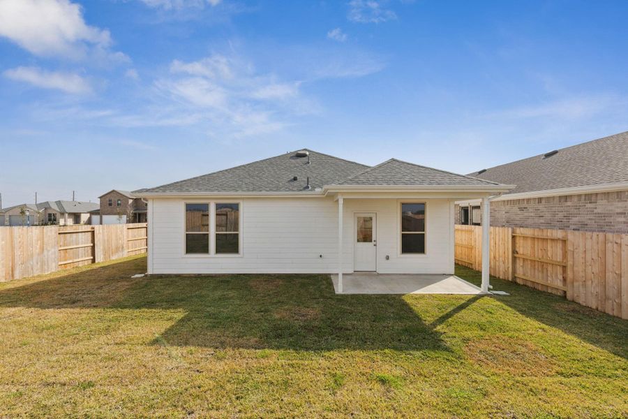 Exterior details and patio area of a home in River Ranch, Dayton (Image 3).