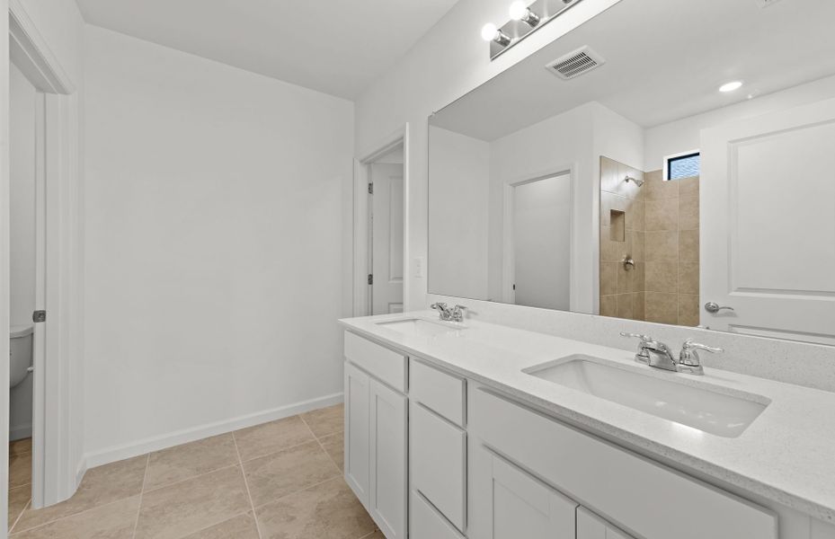 Furnished interior view inside a new home in Caloosa Cove, Labelle (Image 12).