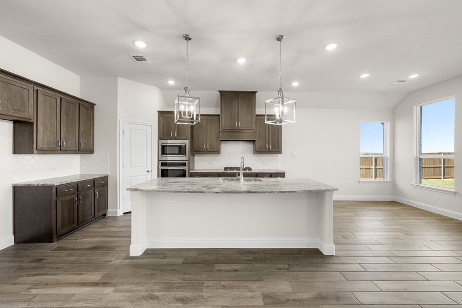 Furnished interior view inside a new home in Myrtle Creek, Waxahachie (Image 8).