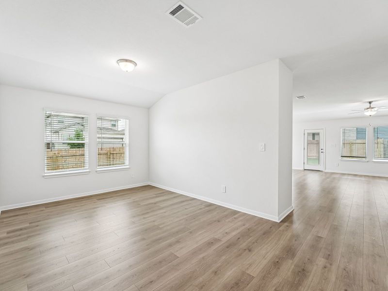 Spacious, unfurnished interior of a new home in Butler Farms - Boulevard Collection, Liberty Hill (Image 11).