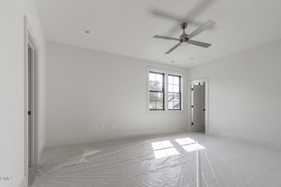 200_MEADOW_WALK_DR_INTERIOR_59 200_MEADOW_WALK_DR_INTERIOR_59