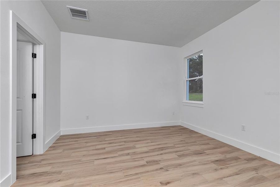 Spacious, unfurnished interior of a new home in , Umatilla (Image 26). Spacious, unfurnished interior of a new home in , Umatilla (Image 26).