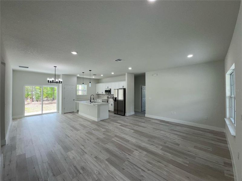 MODEL HOME MODEL HOME