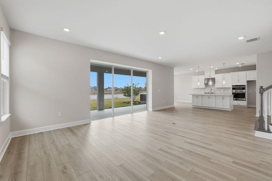 Spacious, unfurnished interior of a new home in Indigo Creek, Apollo Beach (Image 17).