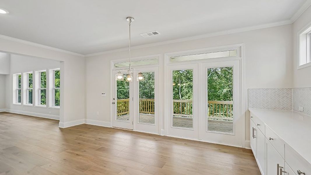 Representative unfurnished interior of a home built from the Sonoma by D.R. Horton in Thalley Creek Estates, Cumming (Image 15).