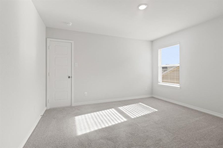 Spacious, unfurnished interior of a new home in Retreat at Fossil Creek, Fort Worth (Image 11).
