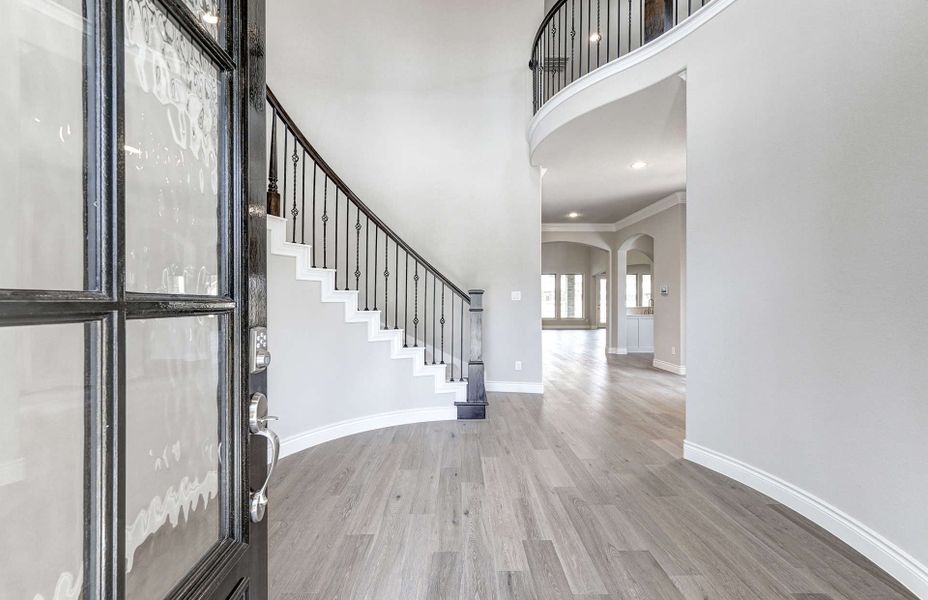 Spacious, unfurnished interior of a new home in Artavia 70′, Conroe (Image 18).
