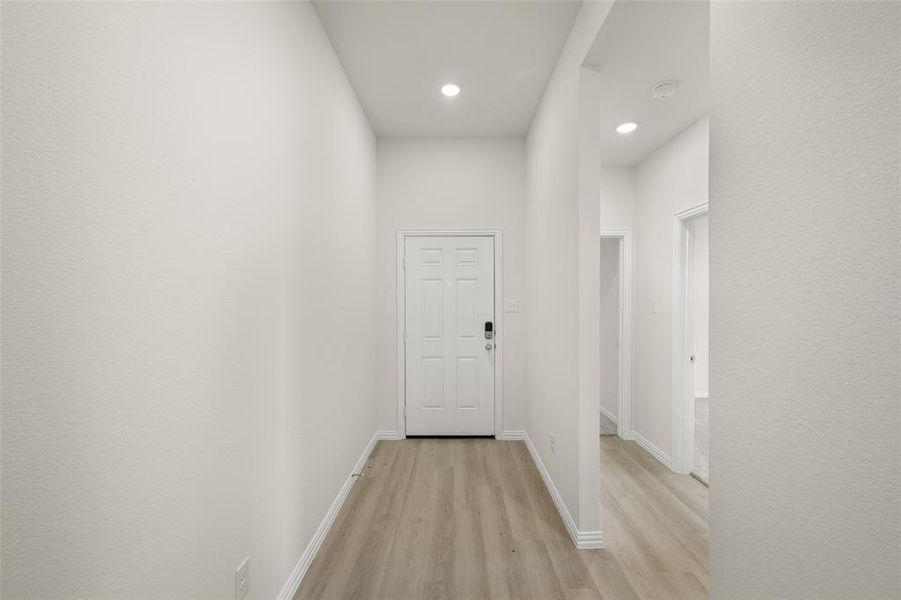 1601 Anabelle- Entry-1