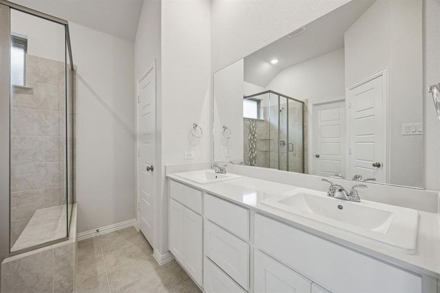 2205 Hazel Lily 2205 Hazel Lily