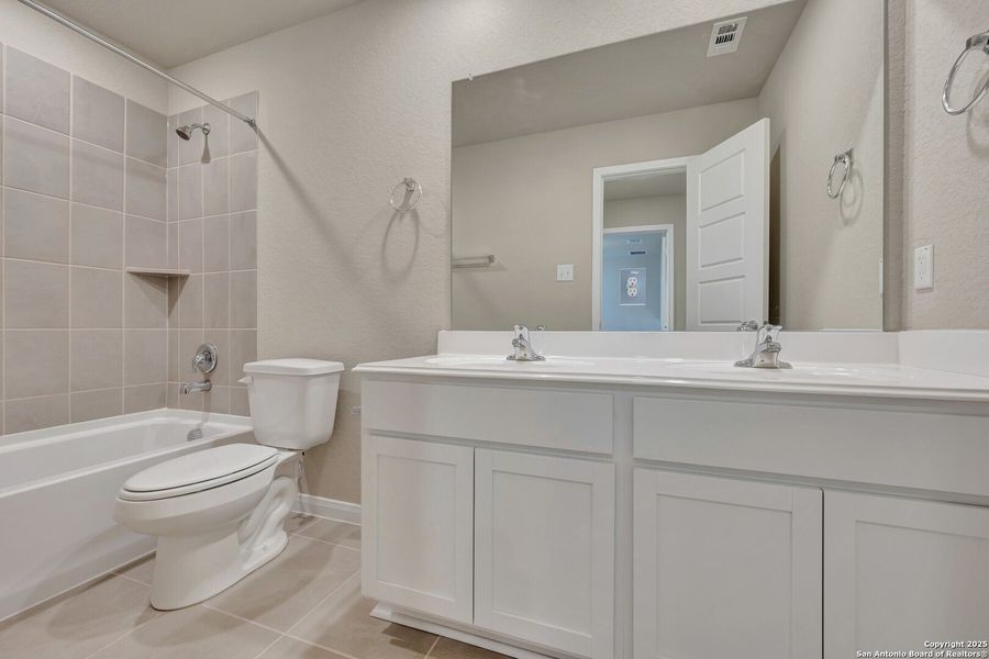 Furnished interior view inside a new home in Park Place, New Braunfels (Image 6). Furnished interior view inside a new home in Park Place, New Braunfels (Image 6).