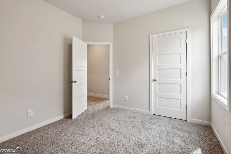 Spacious, unfurnished interior of a new home in Rosewood Lake Estates, Hoschton (Image 79).