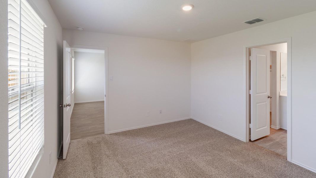 Spacious, unfurnished interior of a new home in Wayside, Uhland (Image 16).