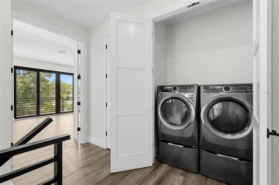 Furnished interior view inside a new home in , Sarasota (Image 9).