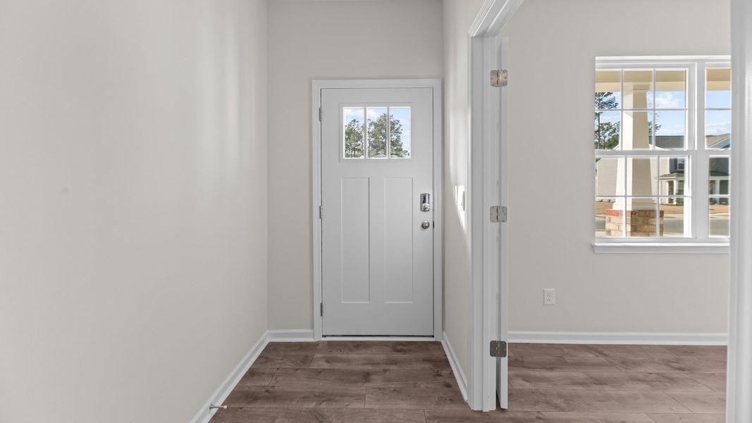 Spacious, unfurnished interior of a new home in East Ridge, Ayden (Image 10).