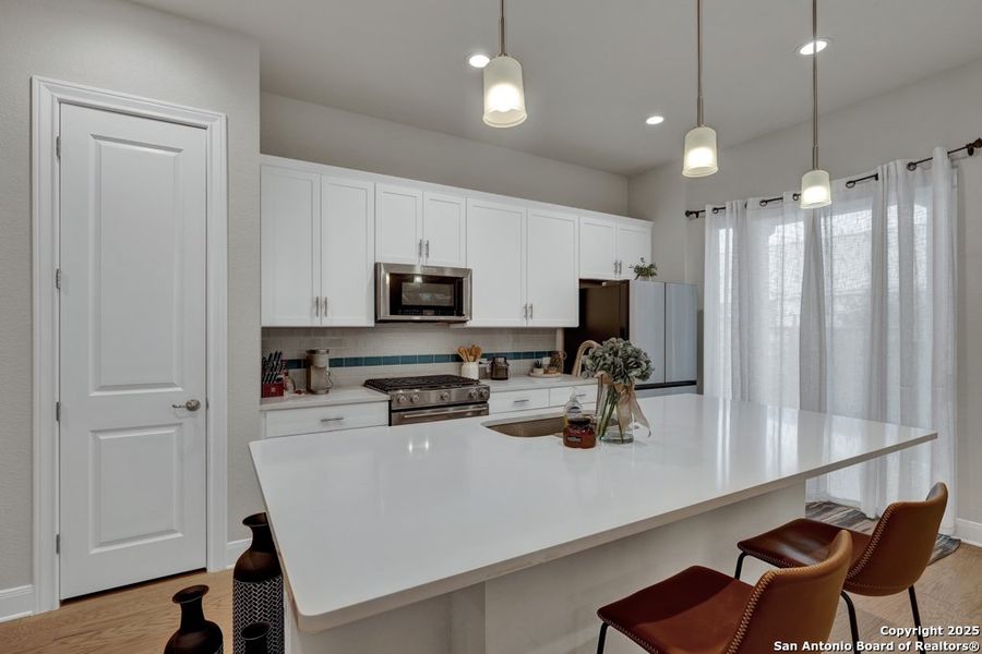 Furnished interior view inside a new home in Town Creek, New Braunfels (Image 7). Furnished interior view inside a new home in Town Creek, New Braunfels (Image 7).