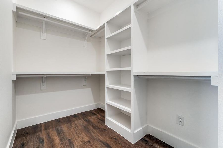 Spacious, unfurnished interior of a new home in , Dallas (Image 18).