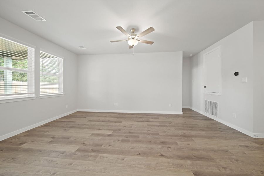 Spacious, unfurnished interior of a new home in Russell Ranch, Bay City (Image 13). Spacious, unfurnished interior of a new home in Russell Ranch, Bay City (Image 13).