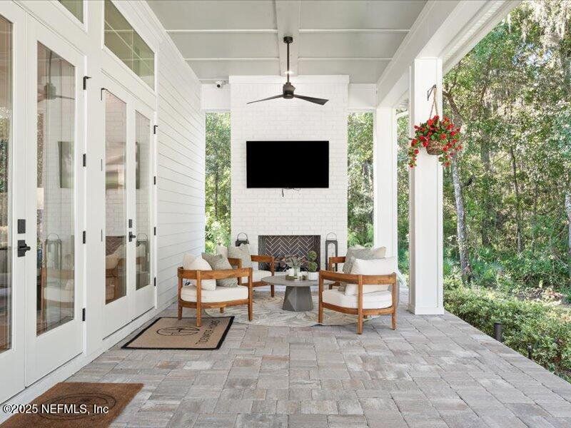 Exterior details and patio area of a home in , Jacksonville (Image 26).
