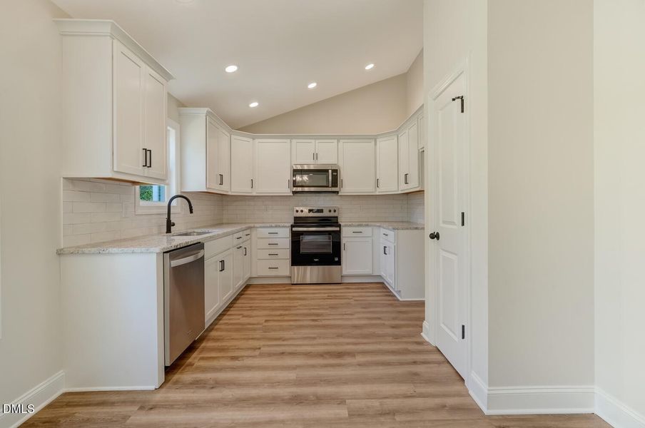 525 Grooms Rd Reidsville NC-large-017-03