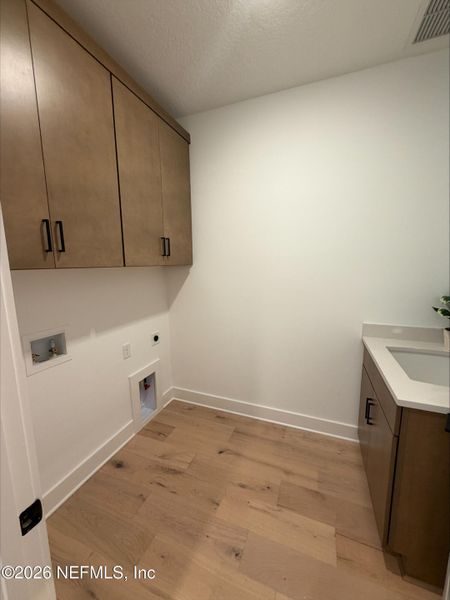 Spacious, unfurnished interior of a new home in , St. Johns (Image 12).
