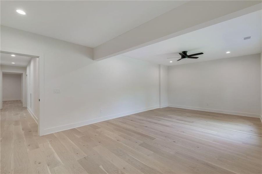 Spacious, unfurnished interior of a new home in , Alpharetta (Image 44).