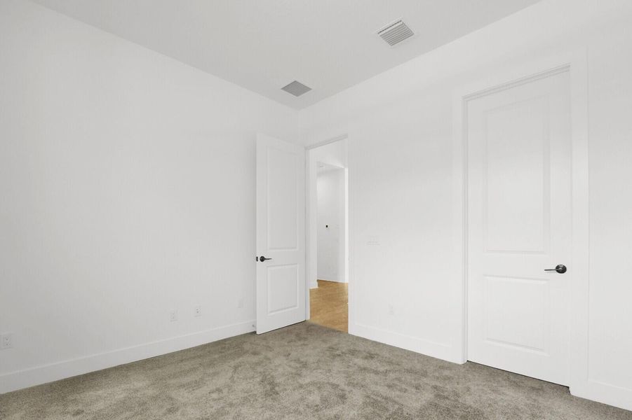 Spacious, unfurnished interior of a new home in Cove Royale, Stuart (Image 31).