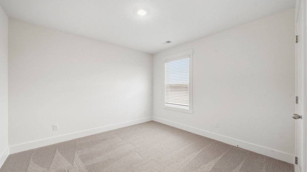 Spacious, unfurnished interior of a new home in Fieldcrest Acres, Blountville (Image 15).