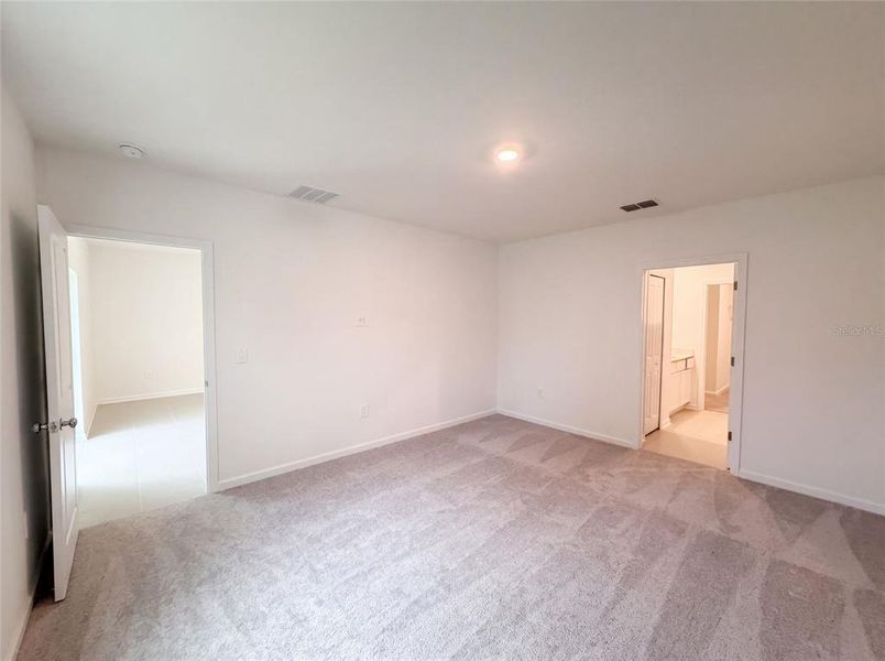 Spacious, unfurnished interior of a new home in Wynnstone, Davenport (Image 16). Spacious, unfurnished interior of a new home in Wynnstone, Davenport (Image 16).